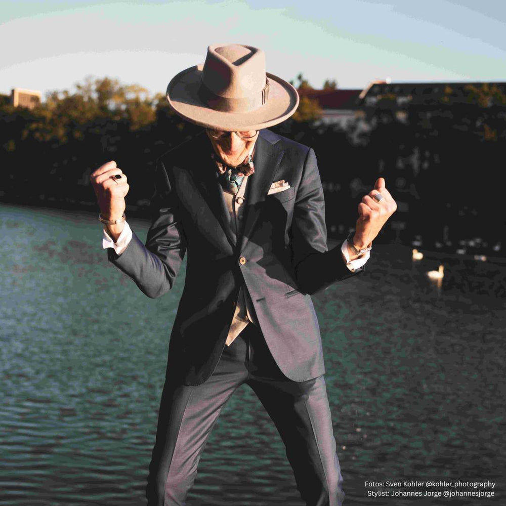 
                  
                    CARLOS GK by Susanne Gäbel Salon Hüte & Accessoires
                  
                