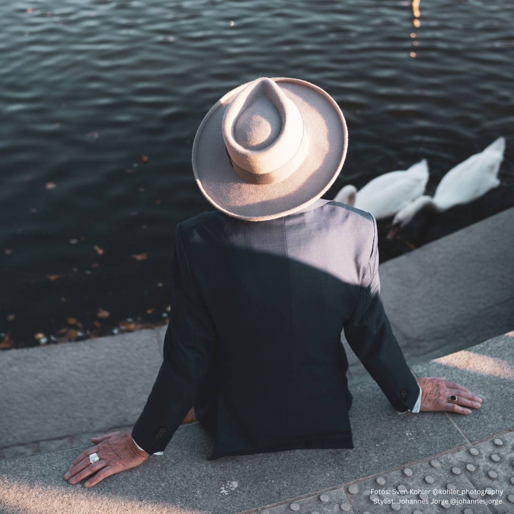 
                  
                    CARLOS GK by Susanne Gäbel Salon Hüte & Accessoires
                  
                