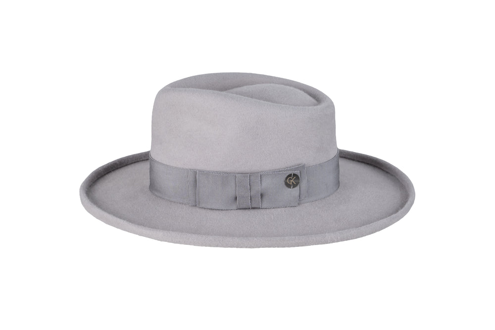 
                  
                    CARLOS GK by Susanne Gäbel Salon Hüte & Accessoires
                  
                