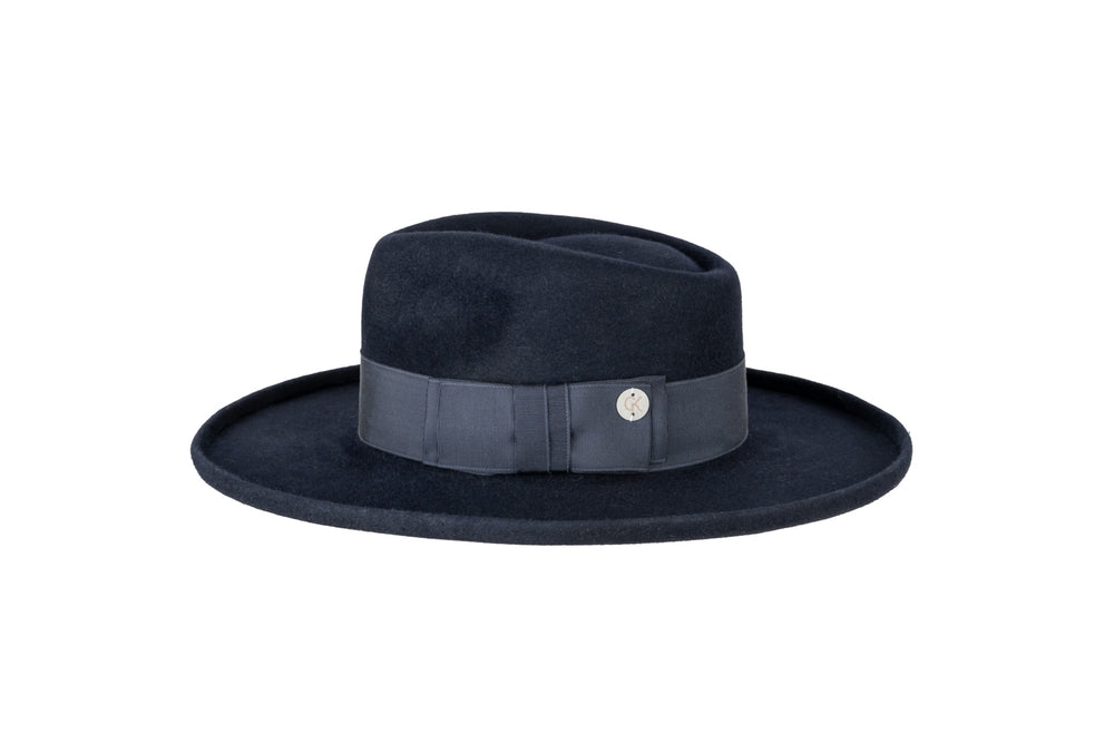 
                  
                    CARLOS GK by Susanne Gäbel Salon Hüte & Accessoires
                  
                